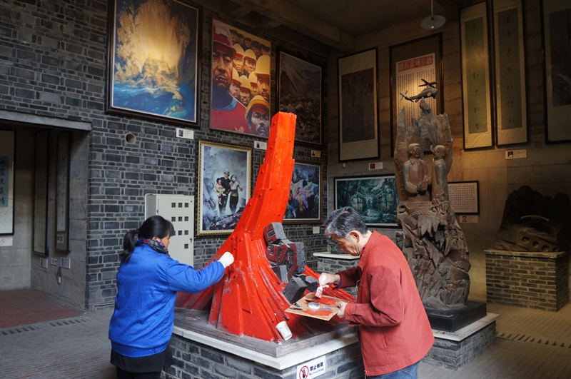 四川有個(gè)鄭州雕塑館